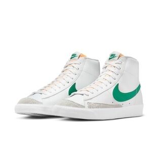 Nike Blazer Mid '77 Vintage sneakers in white and green